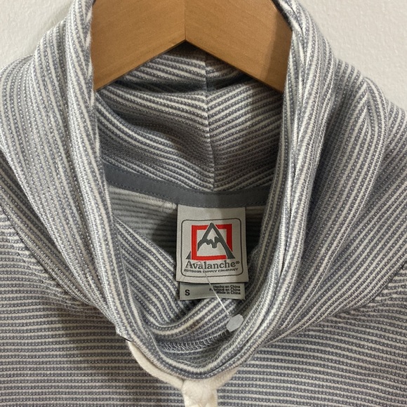 Avalanche women’s long turtleneck sweater. Small size. W16.5 L32, 100% cotton. - Picture 2 of 8